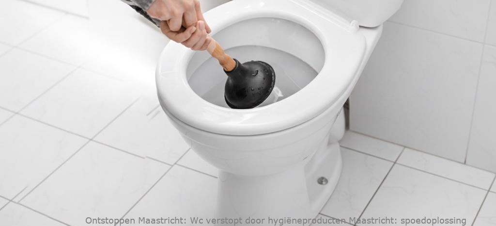 Wc verstopt door hygiëneproducten Maastricht: spoedoplossing